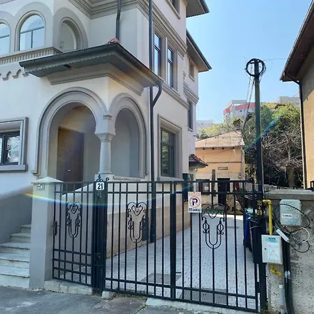 House Boutique Clucerului *